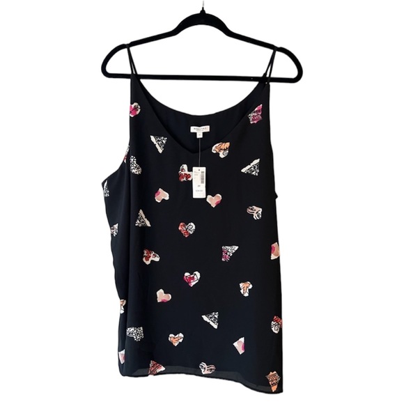 Reitmans Tops - 2/$10!! NWT Reitmans reversible V-Neck Cami R Essentials